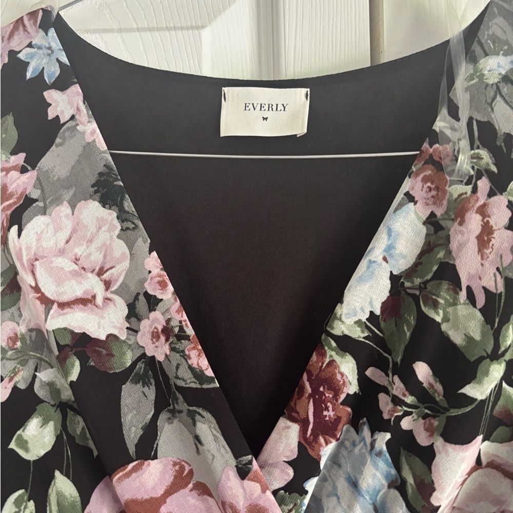Everly  Maxi Dress size small - Picture 5 of 5